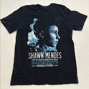 Shawn Mendes Illuminate World Tour T-shirt. Men's L. Excellent condition. Sharp!